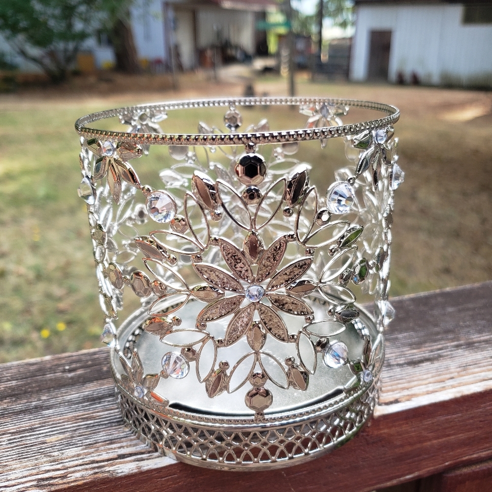 Bath and Body Works Snowflake and Silver Gems 3-Wick Metal Candle Holder